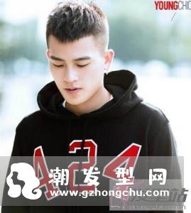 中学生发型男铲两边 帅气阳光做校园系男神