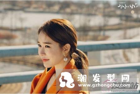 潮湿的天气头发毛躁怎么办 掌握这5个吹头小技巧让头发时刻保持柔顺