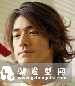 中年男士时尚发型剪法 举手投足散发成熟男人味