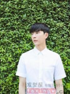 不烫不染男士短发 简约清爽风范帅到没边