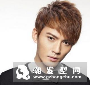 男生发带发型短发修剪得颇为轻盈