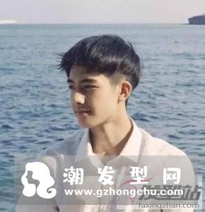 两边剃不规则短发服务至上美丽供应