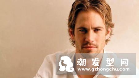 男生发型超短发铲两边 层次感修剪变帅气潮男