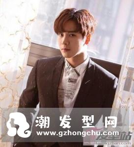 皮肤黑男生染什么发色 洋气发色显白提升个人魅力