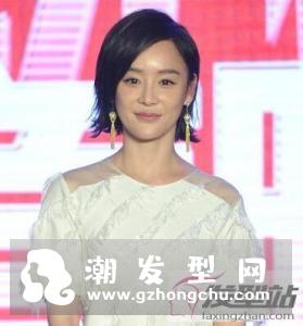 黑色短卷发怎样不老气 不染发也照样年轻显仙气