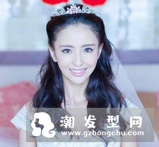 什么样的新娘卷发显年轻 斜刘海无刘海都这么美