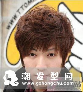 头型扁平适合的发型 帅气短发塑造完美比例