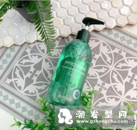 夏天头发油腻用什么洗发水 凉感系洗发水去油解腻洗完真的会涼涼的