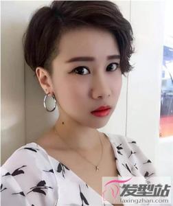 精干的女生短发发型 清爽利落气场全开