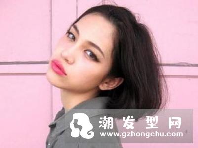 女生燕尾头短发 发尾这样剪超显个性