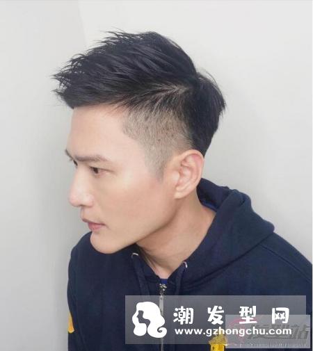 短发男士发型两边剃掉 率性风短发型男魅力挡不住
