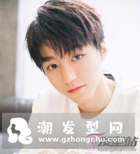 中学生男生发型 做超人气时尚帅气学长
