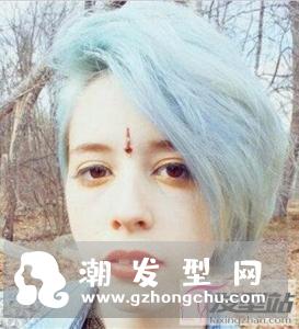 女生斜庞克发型 独特吸睛大写的帅气