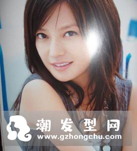 赵薇长直发发型图片 中餐厅里面好美