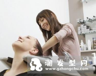 女生这3个时候千万别洗头,太伤身了! 女生这3个时候千万别洗头,太伤身了!