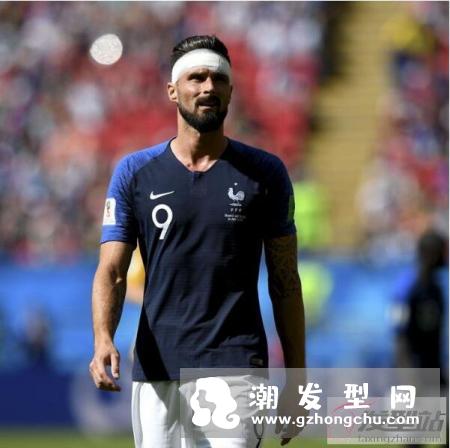 男生短发精神帅气发型 世界杯两边剃掉中间留长火到不行