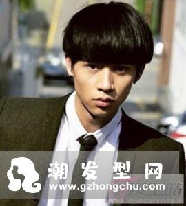 男生蘑菇头怎么剪 呆萌减龄活力满满