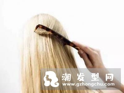 为什么洗头前要先梳头发 洗头发之前梳头好处多多