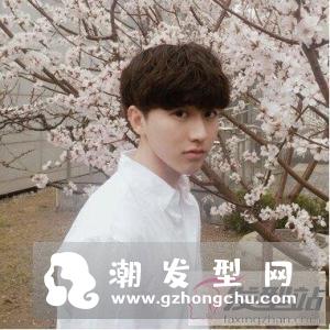 暖男发型学生韩风 阳光帅气让你魅力倍增