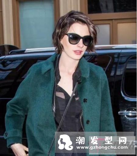 自然卷的头发适合什么发型 扬长避短也可以拥有完美发型