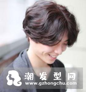 男生两边剪短中间留长发型大全 每款发型都显帅气成熟