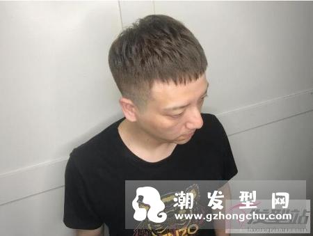 不同款式的纹理剪裁作品