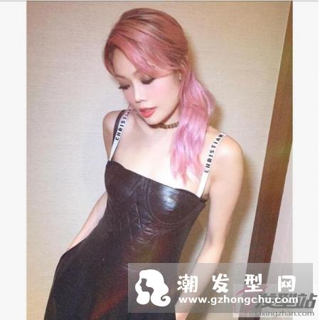 自己在家染头发的步骤与流程 留意这几点也能染梦幻发色