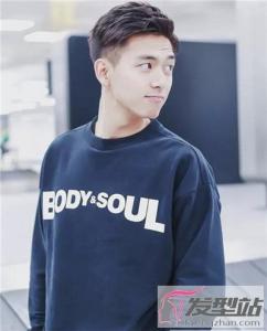 男生发型超短发铲两边 层次感修剪变帅气潮男