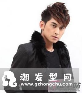 男生小飞机发型 独特吸睛魅力四射
