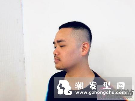男士渐变式短发 风格与舒适度同时拥有