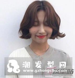 女生短发烫微卷好看吗 灵动优雅打造魅力可人儿