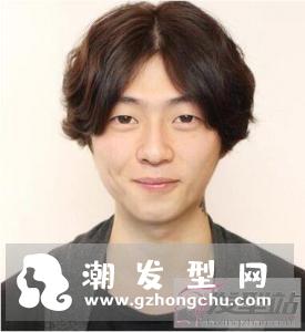 男生好看的中分短发 修颜瘦脸帅出新境界