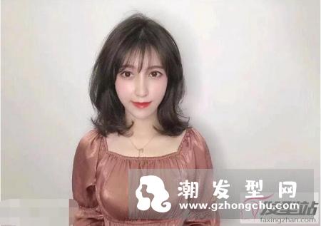 长发不想剪太短,以及短发留长到了尴尬期的女生,可以试试今天这几款发型