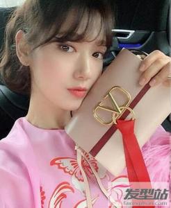 自己在家怎么剪刘海 发型师教你避免踩中修剪刘海地雷！
