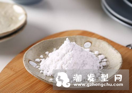 用小苏打洗头发好吗 好处和坏处有哪些