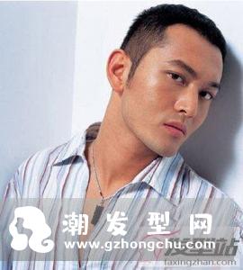 男生发型超短发铲两边 层次感修剪变帅气潮男