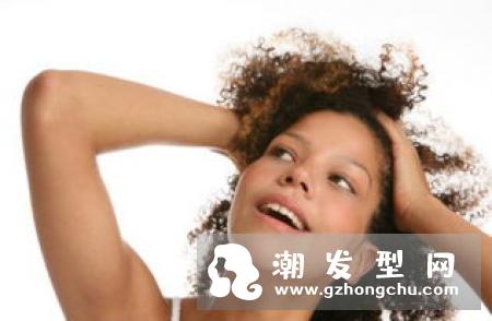 严重脱发是什么原因 染发过度也会脱发！