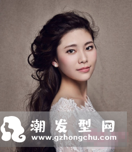 倒三角形脸型新娘适合什么发型 公主头偏分就不错的