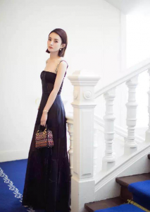 沙发发质适合什么发型女生 可以烫发吗