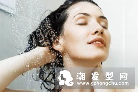 头发越来越稀疏? 留意6个你可能没想过的脱发原因