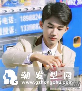 男士三七分偏分短发 修颜时尚大家都在跟