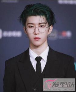男生什么发型带眼镜好看 适合戴眼镜的清爽帅气发型