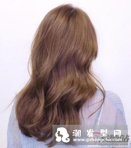 夏天头皮出油头臭的解决方法 不同头皮的去角质清洁推荐