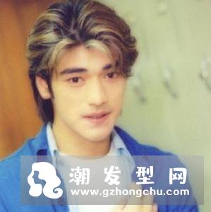 男生时尚三七分发型 修颜帅气检验男神标准