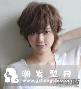 纹理烫女生短发发型 灵动减龄晋升潮流达人
