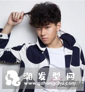快手同款花子头发型 帅气吸睛一秒变网红
