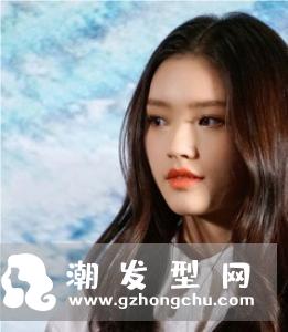 人鱼卷短发非常适合年轻女生,让脸型愈发瘦削