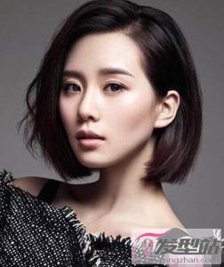 三七分女生短发发型 清爽有活力脸小一圈