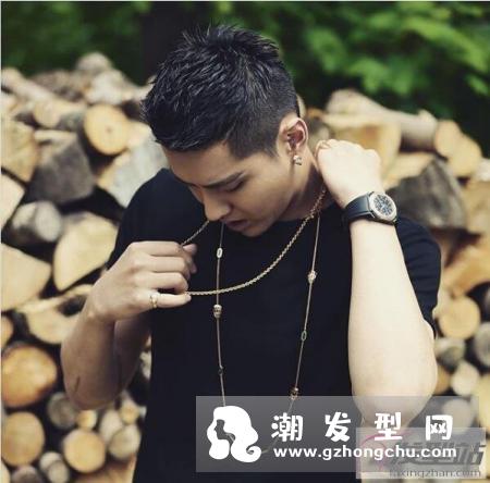 短发发型男阳光寸头 集潮流和清爽于一身非常阳刚