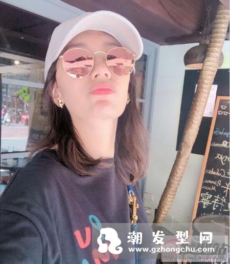 齐肩凌乱微烫发型图片 蓬松微卷的锁骨LOB超显女人味